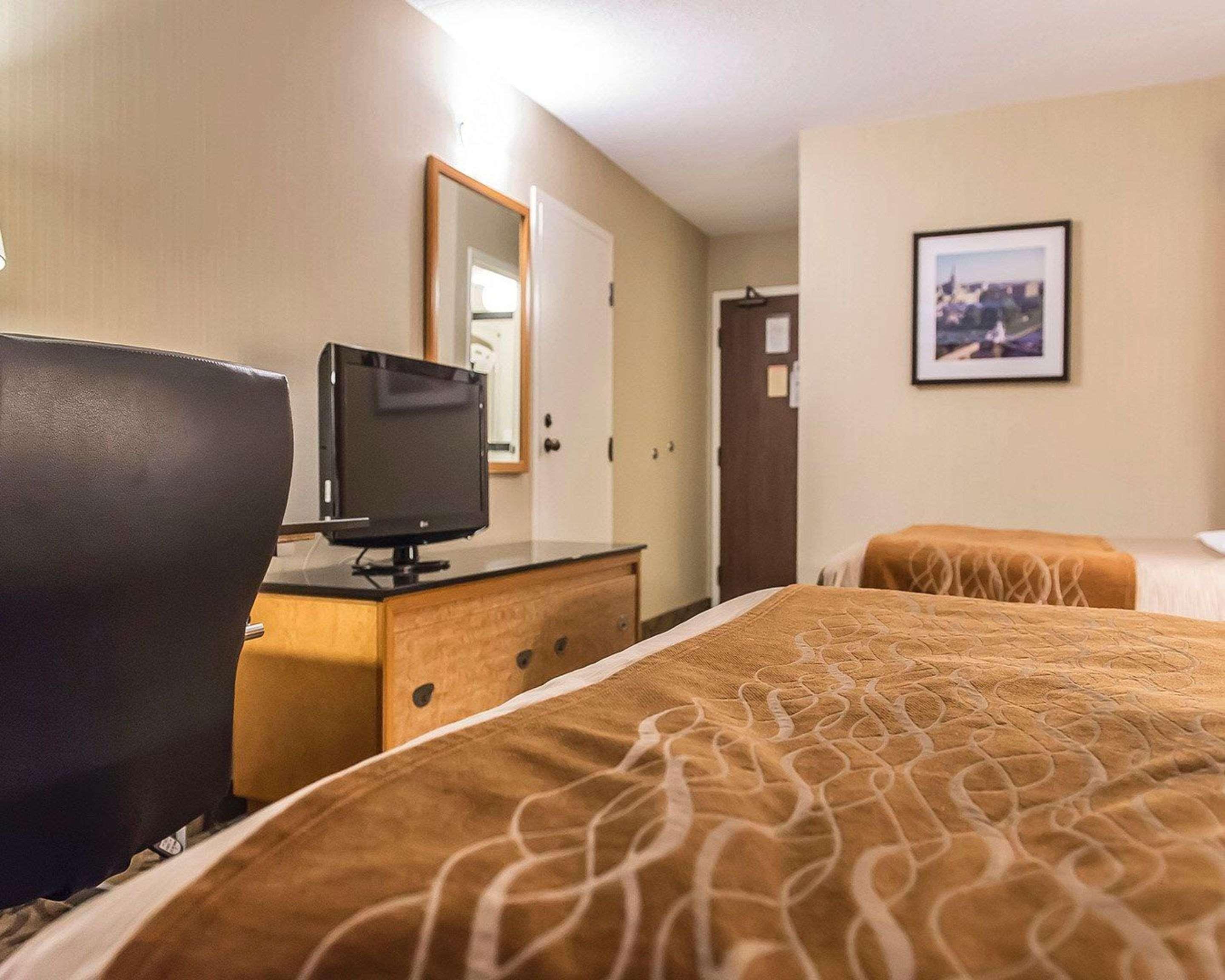 Comfort Inn Hwy 401 Κίνγκστον Εξωτερικό φωτογραφία
