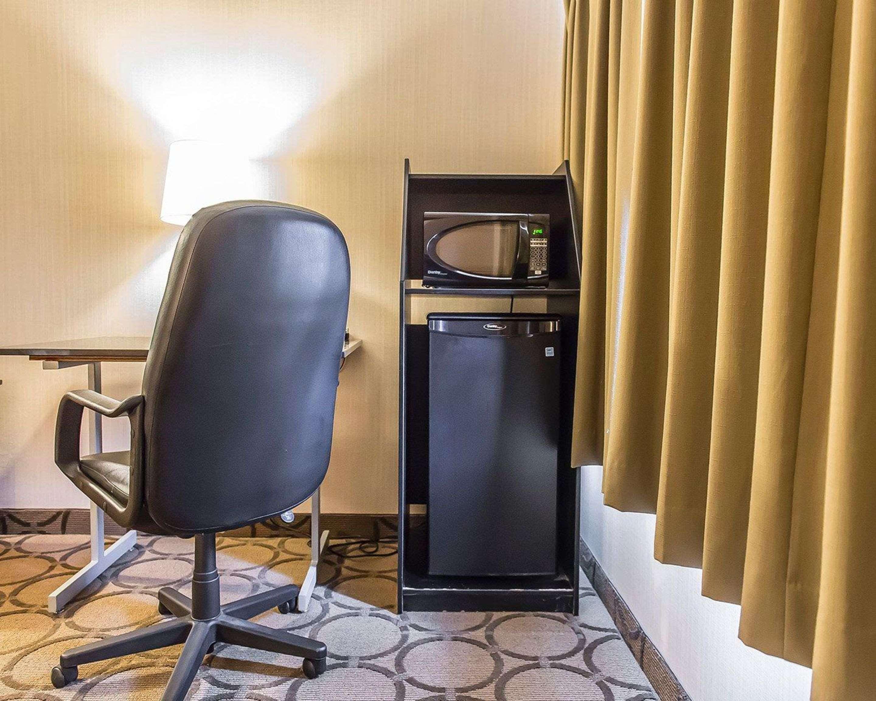 Comfort Inn Hwy 401 Κίνγκστον Εξωτερικό φωτογραφία