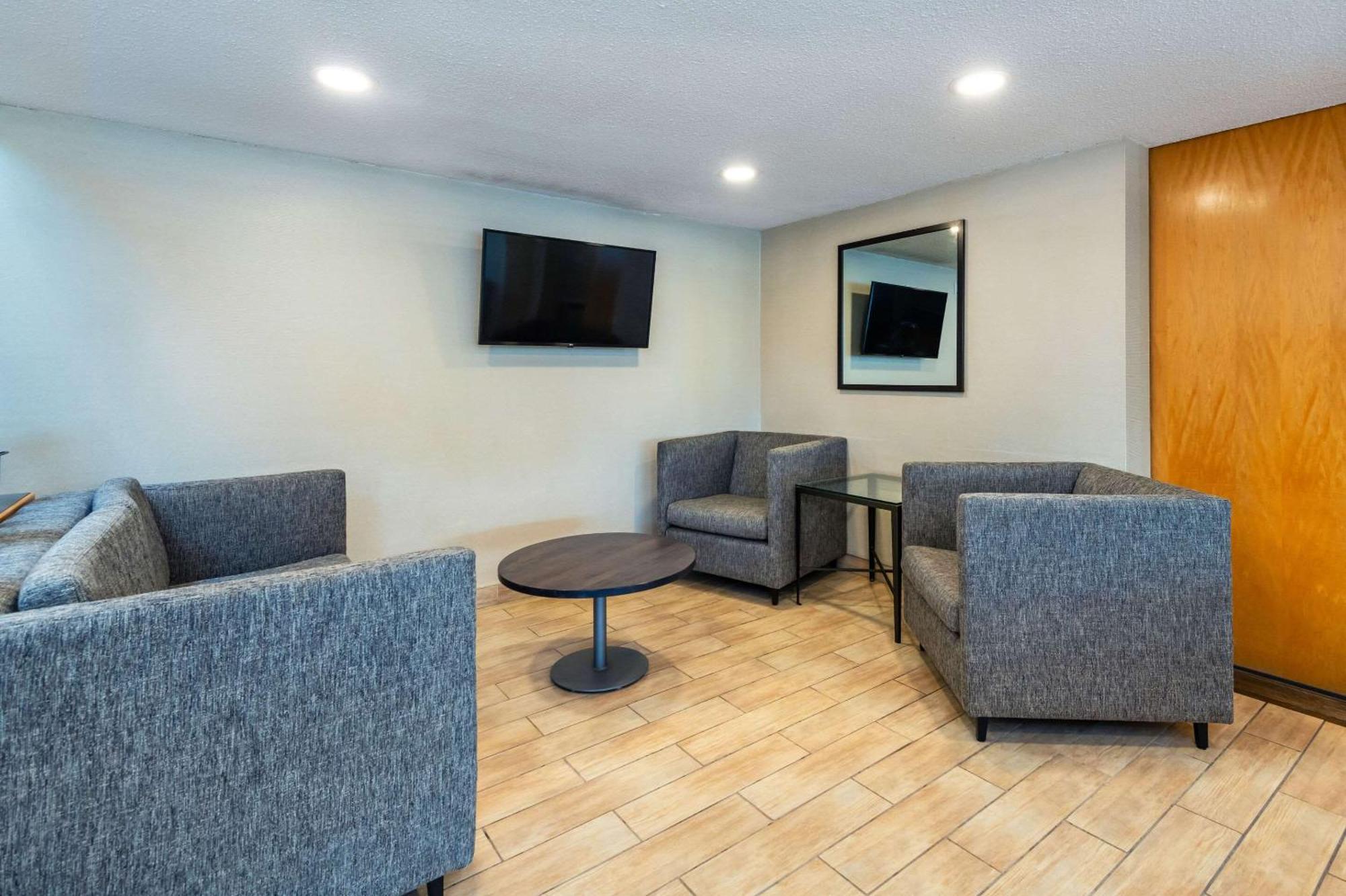 Comfort Inn Hwy 401 Κίνγκστον Εξωτερικό φωτογραφία