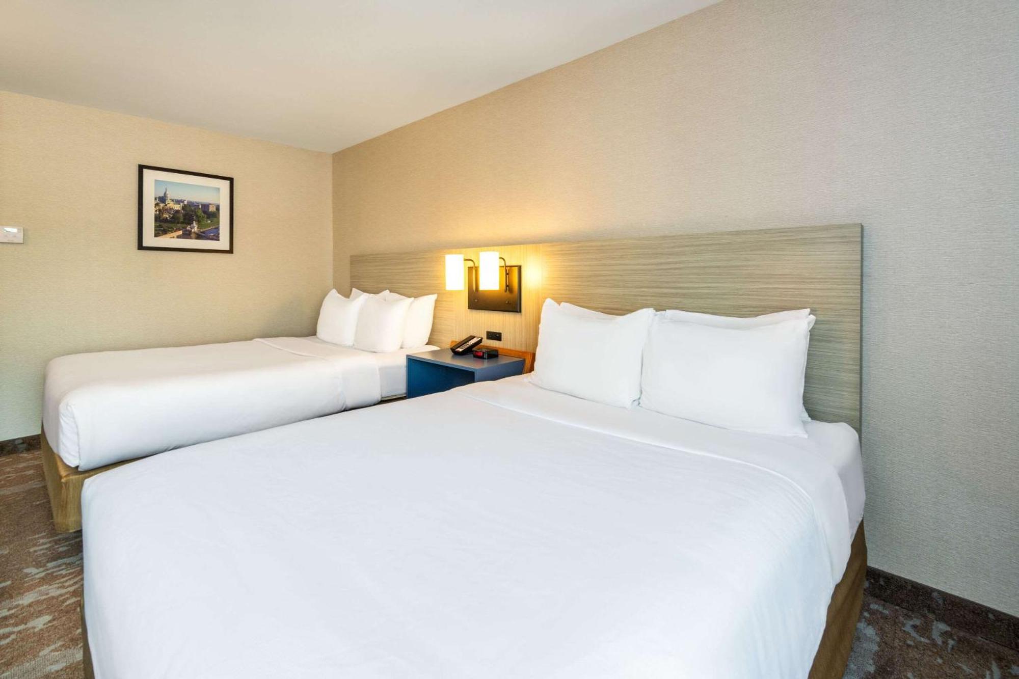 Comfort Inn Hwy 401 Κίνγκστον Εξωτερικό φωτογραφία