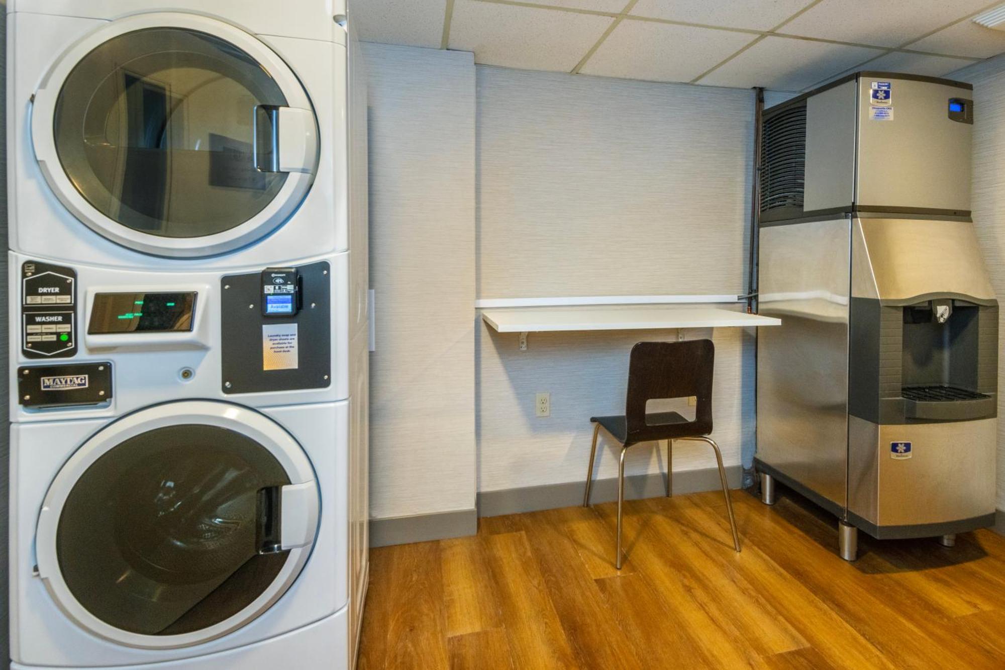 Comfort Inn Hwy 401 Κίνγκστον Εξωτερικό φωτογραφία