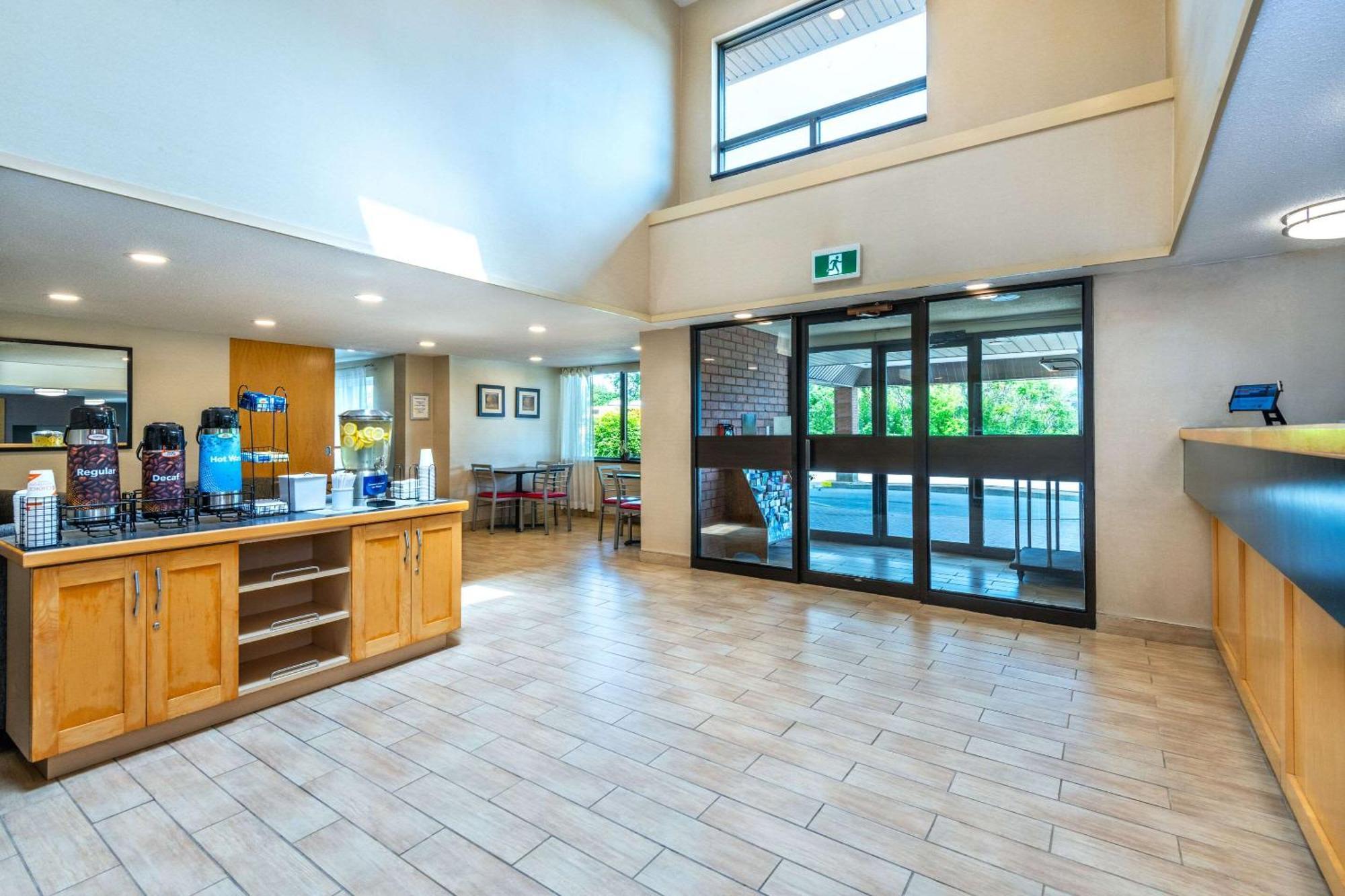 Comfort Inn Hwy 401 Κίνγκστον Εξωτερικό φωτογραφία