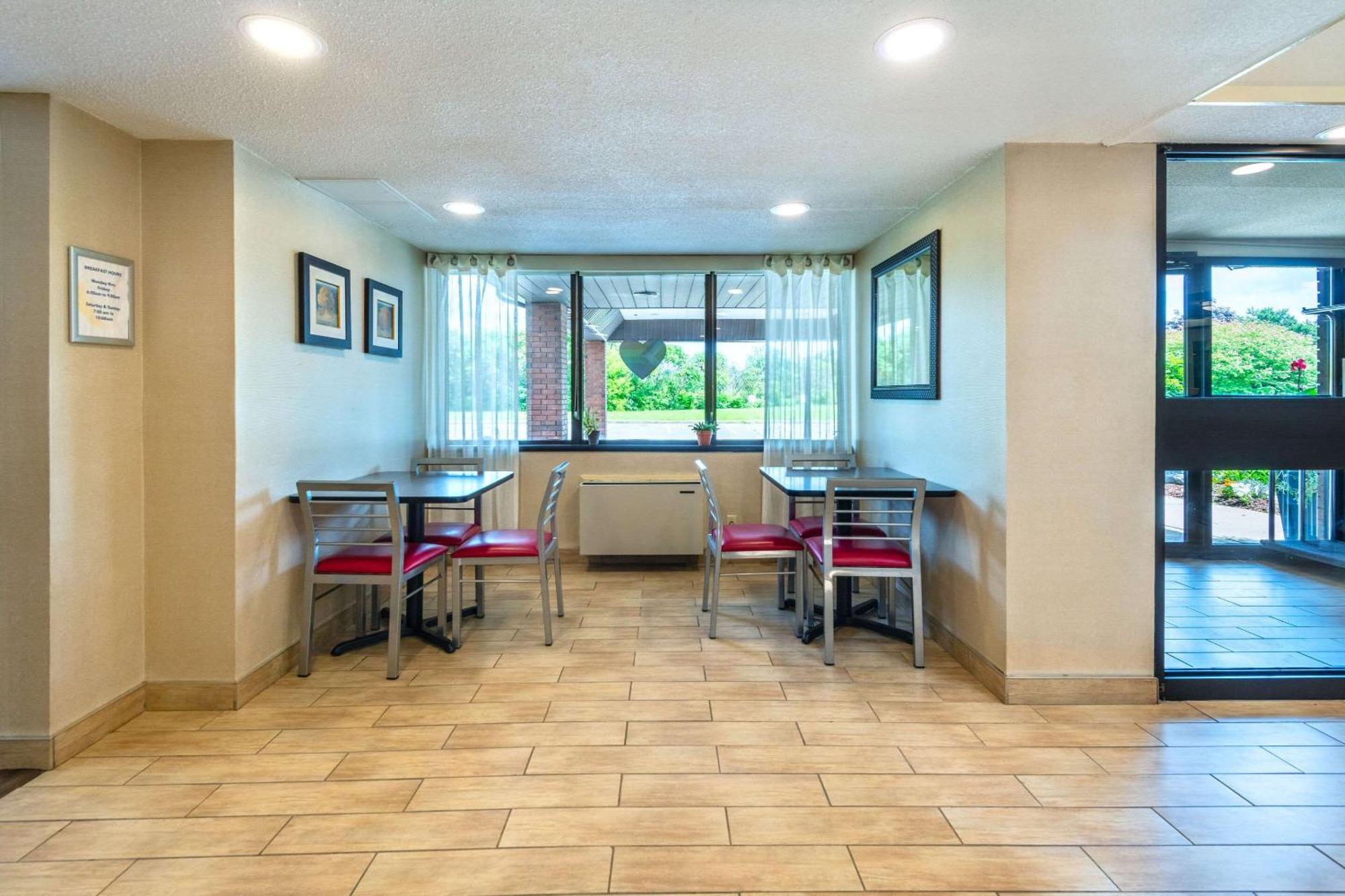 Comfort Inn Hwy 401 Κίνγκστον Εξωτερικό φωτογραφία