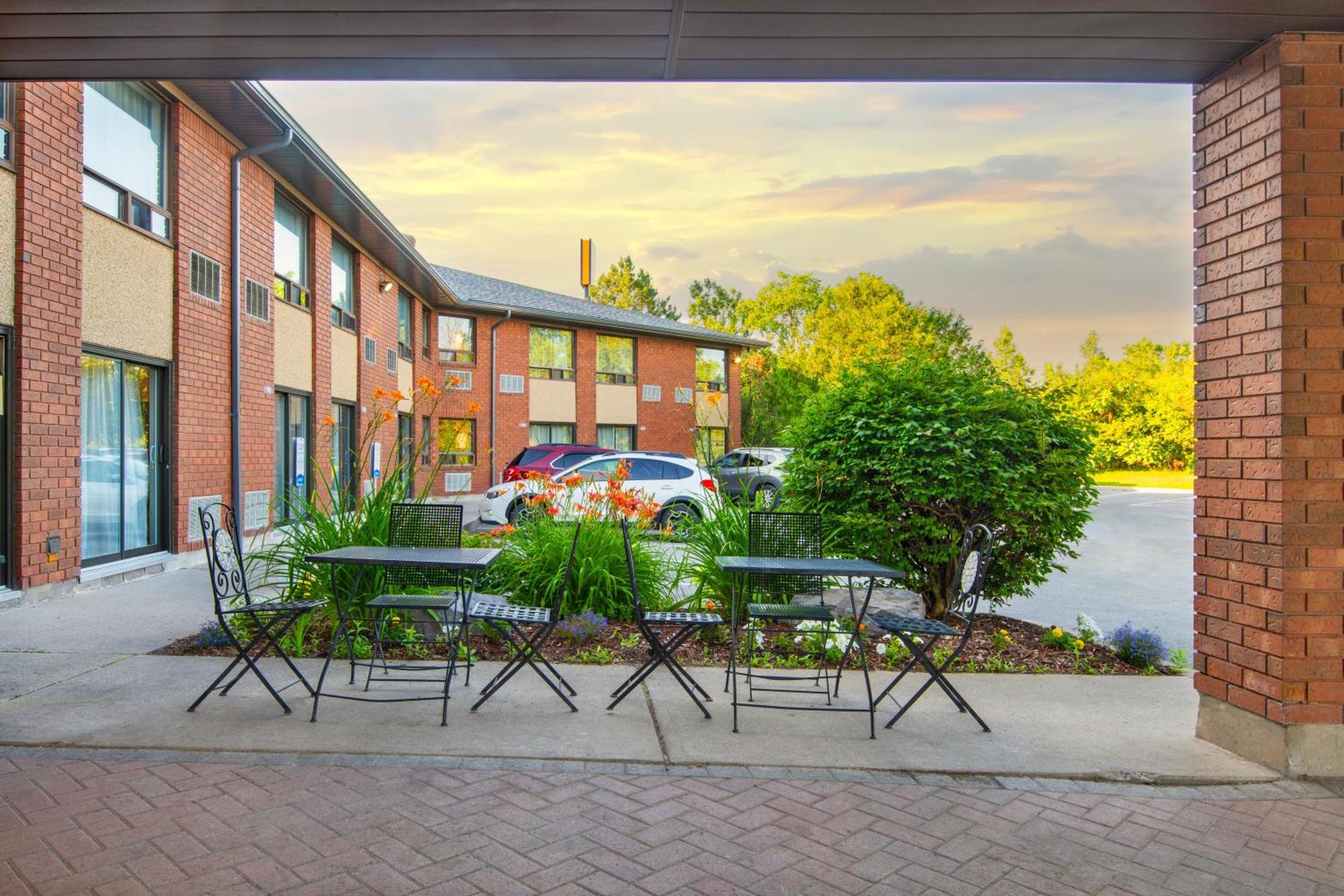 Comfort Inn Hwy 401 Κίνγκστον Εξωτερικό φωτογραφία